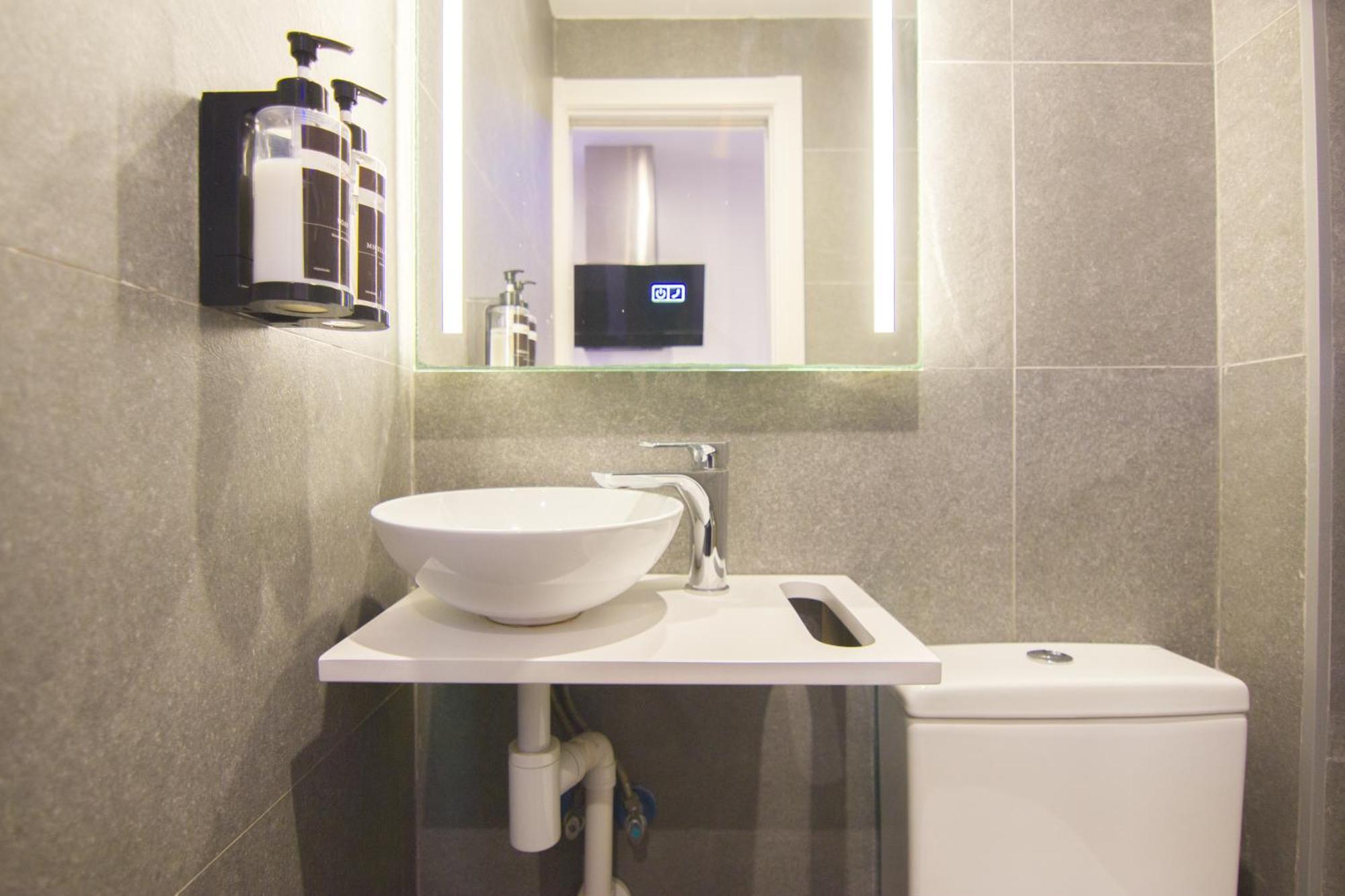 Rentalsevilla Looks Pretty And Modern Luaran gambar