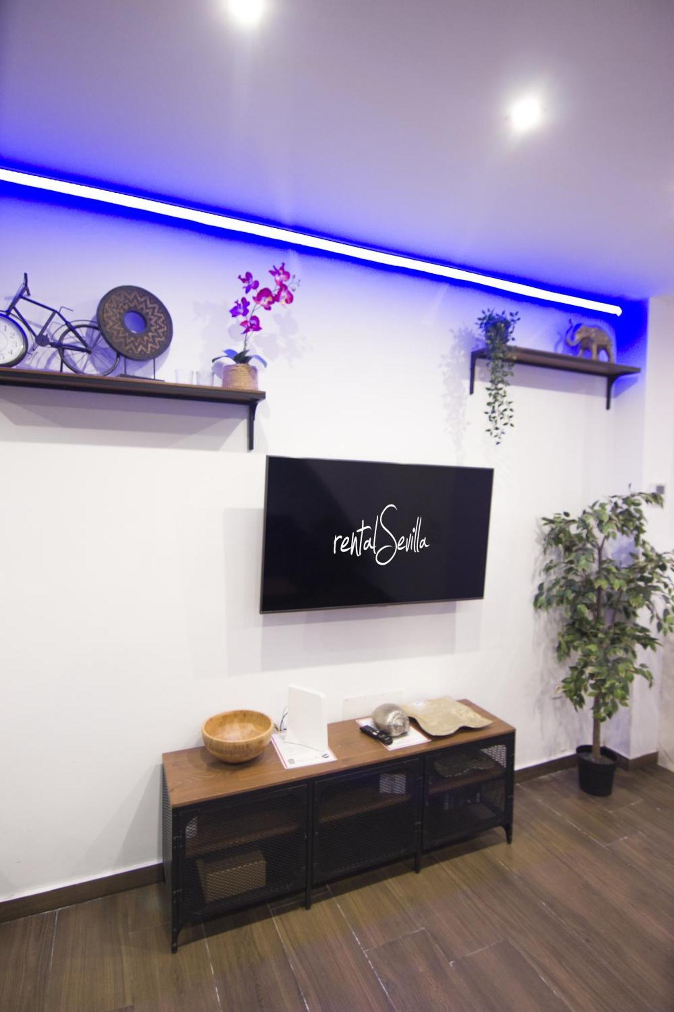 Rentalsevilla Looks Pretty And Modern Luaran gambar